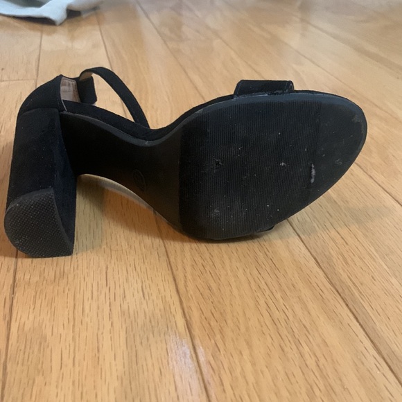 Merona (Target brand) strappy heels - Picture 5 of 7